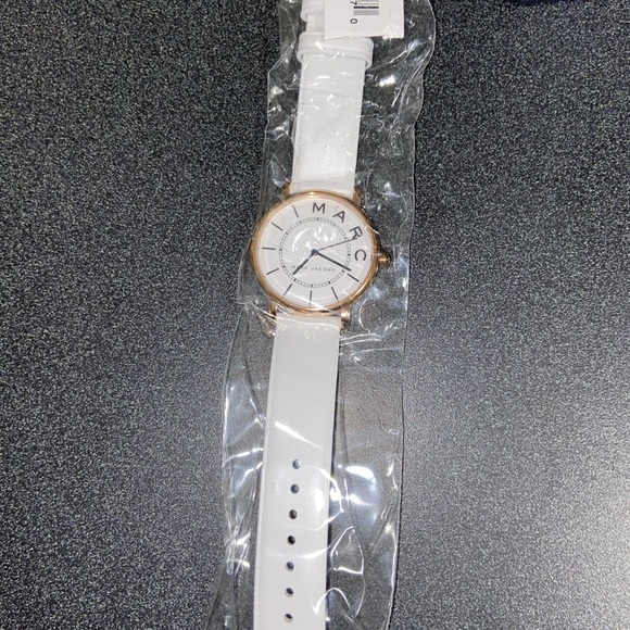 Marc Jacobs White Watch - Picture 3 of 3
